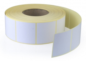 rulla tyhjiä tarroja